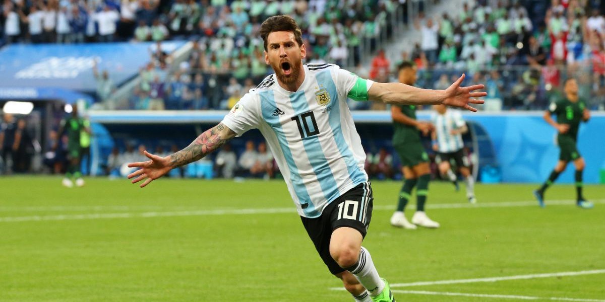 Lionel Messi feirer mål Photo: wallpaperflare.com